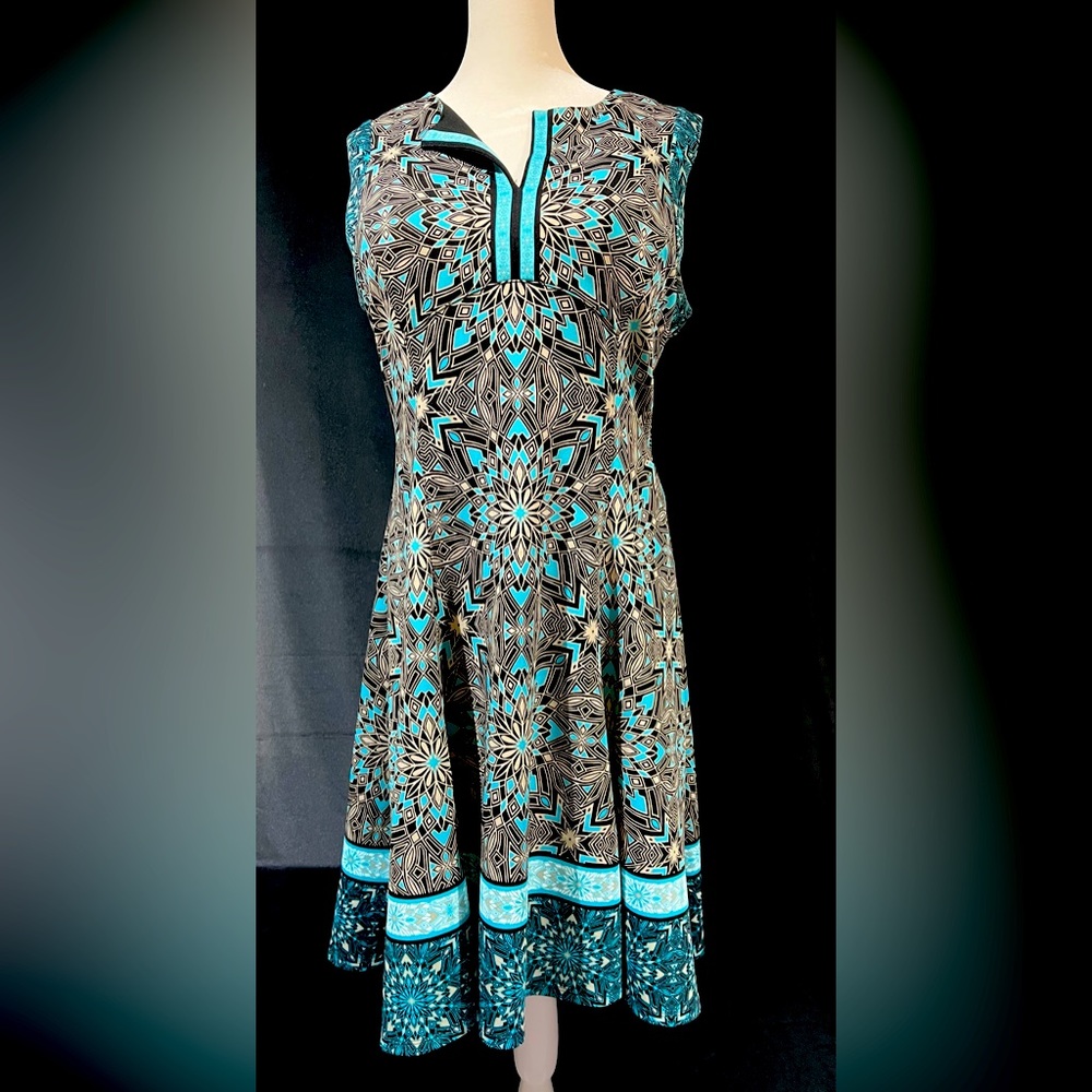 Black & blue sleeveless knit dress